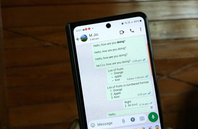WhatsApp conversation on an Android phone.